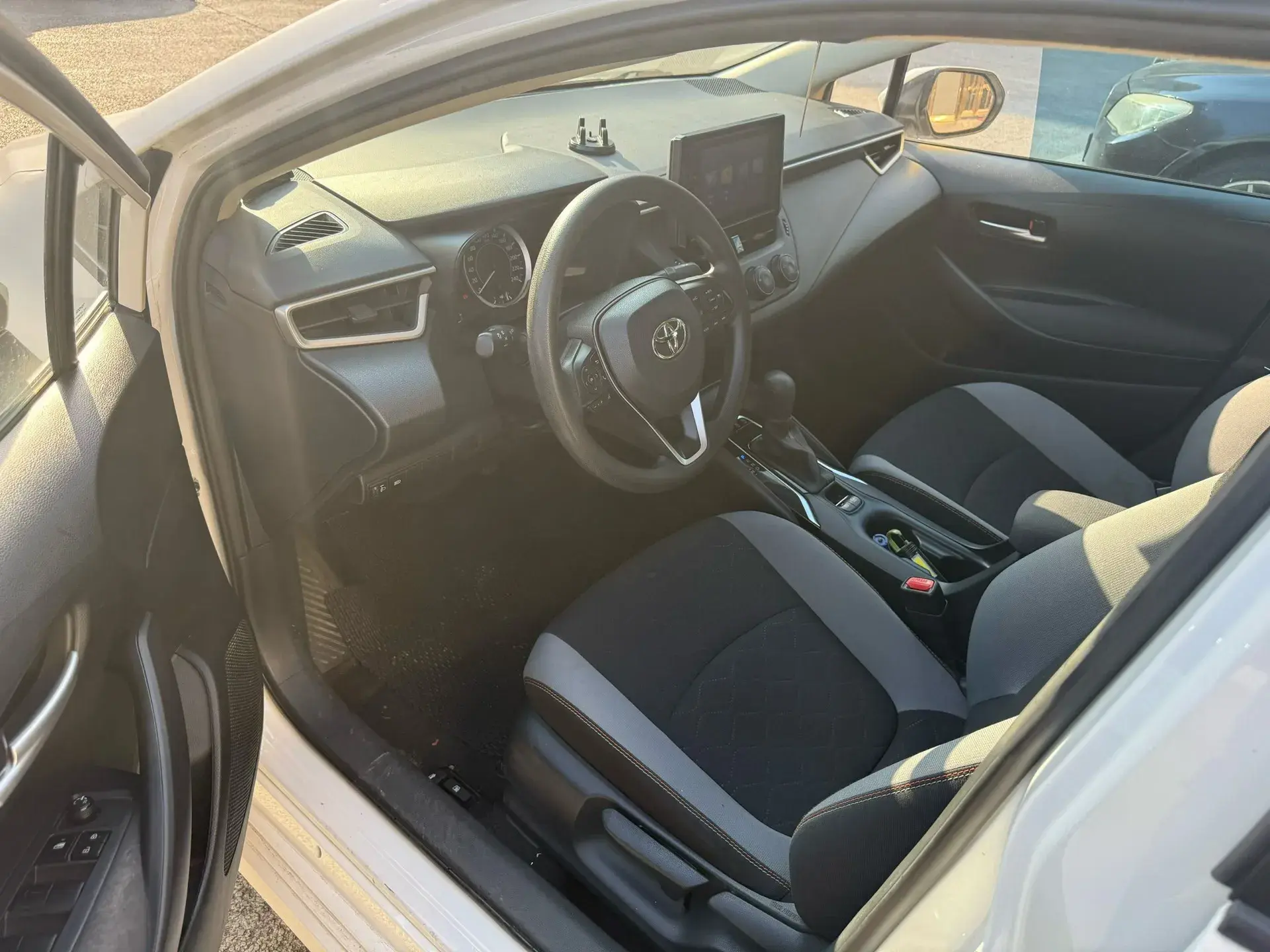 2021 TOYOTA COROLLA thumbnail 2