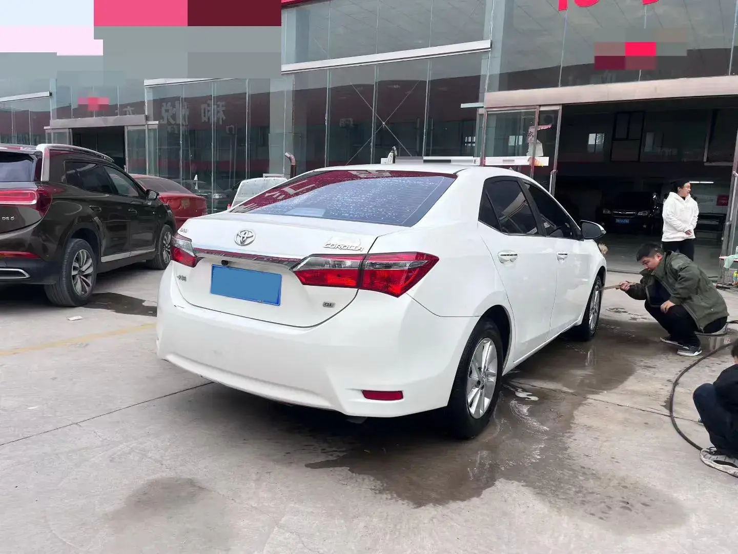 2017 TOYOTA COROLLA thumbnail 3