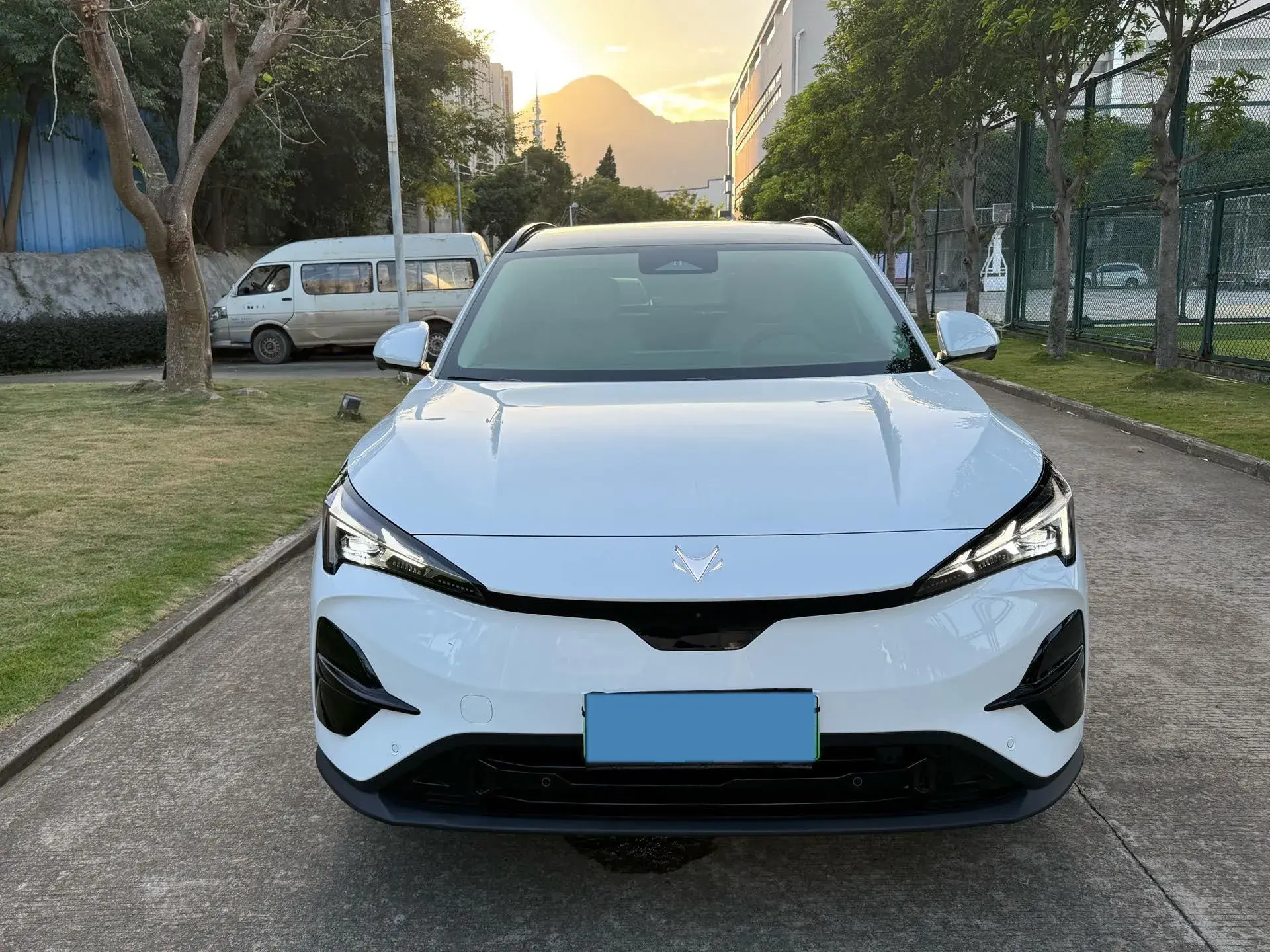 2024 ARCFOX ΑT5 thumbnail 2