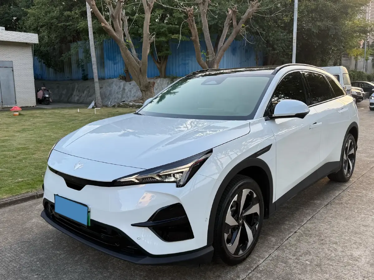 2024 ARCFOX αT5 BEV 65KWH