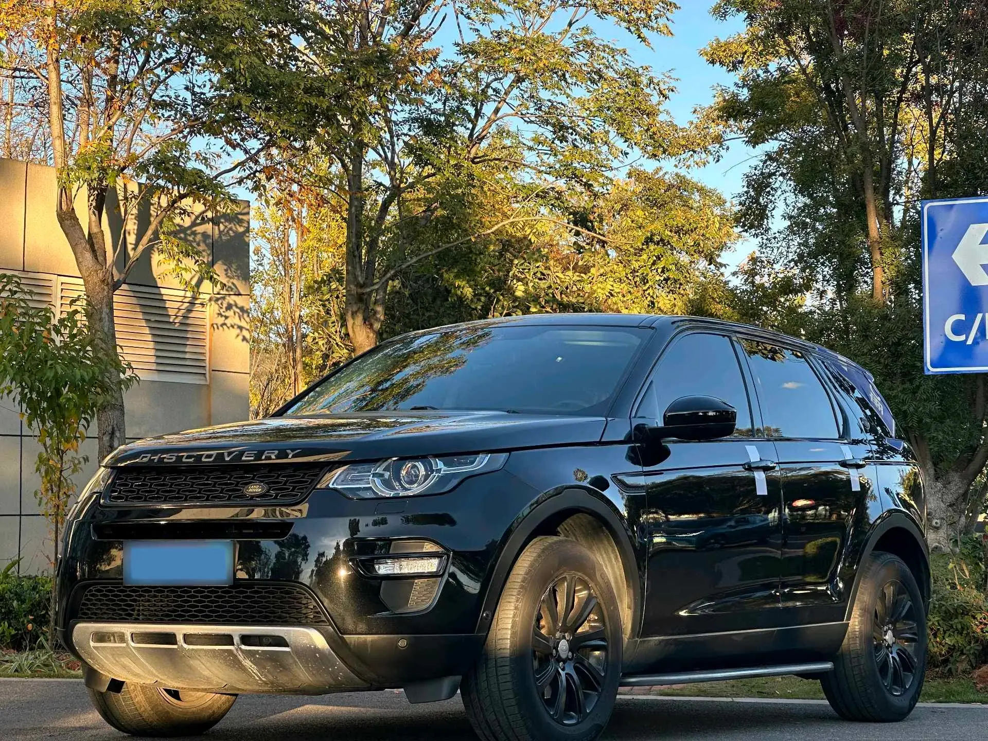 2018 LAND ROVER view 1