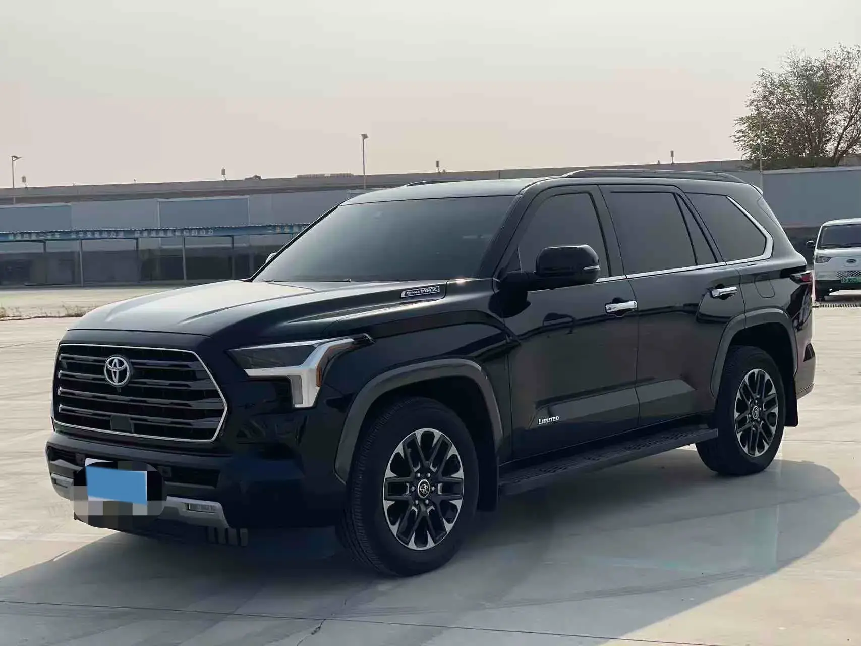 2023 TOYOTA AVALON view 1