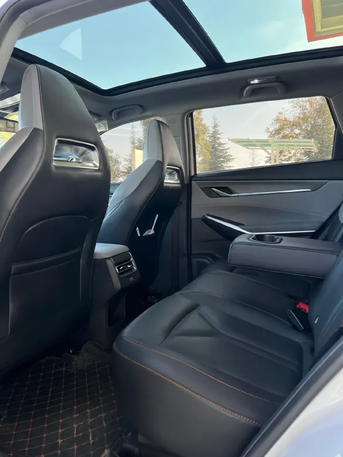 2022 ChangAn CS75 Plus 2.0T 233HP L4 8AT,autocango,china used car exporter,china ev exporter,chinese used car exporter,chinese used ev exporter