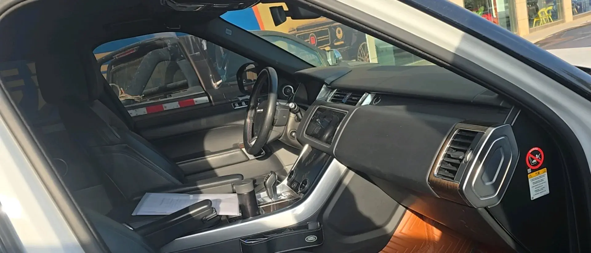 2018 LAND ROVER thumbnail 2