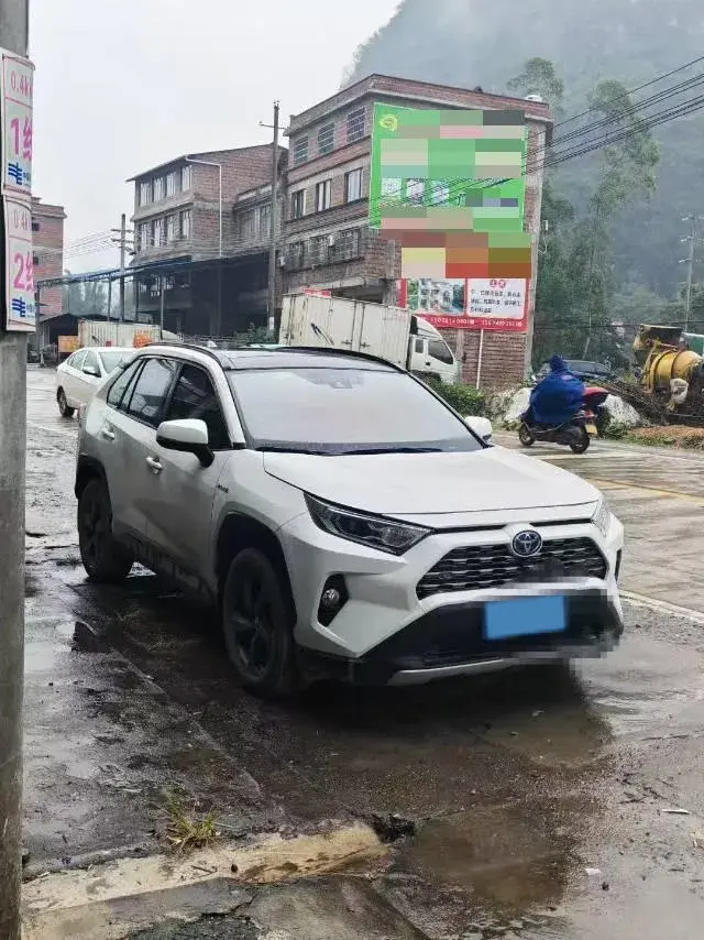 2020 TOYOTA RAV4 thumbnail 2