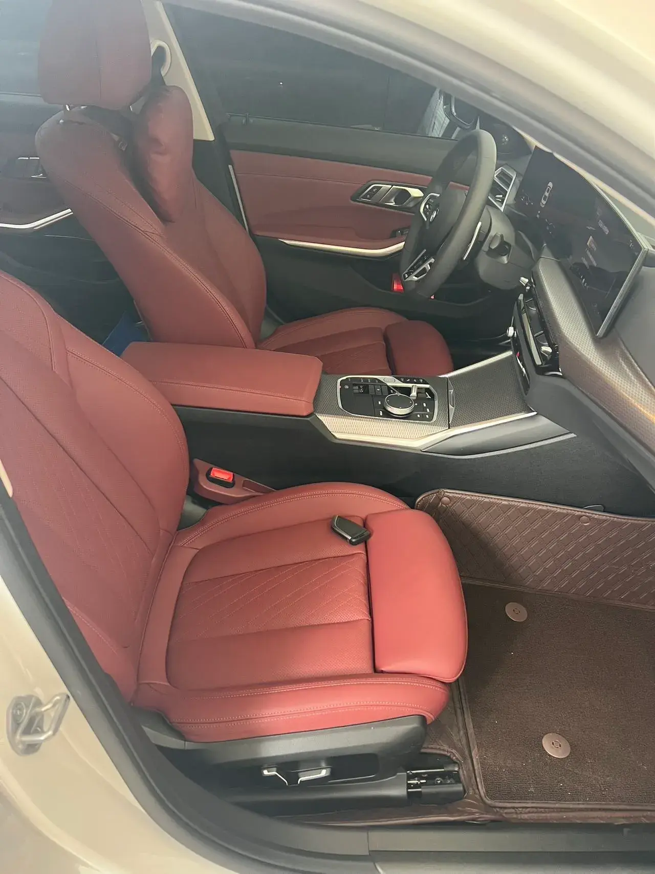 2024 BMW 3 thumbnail 4