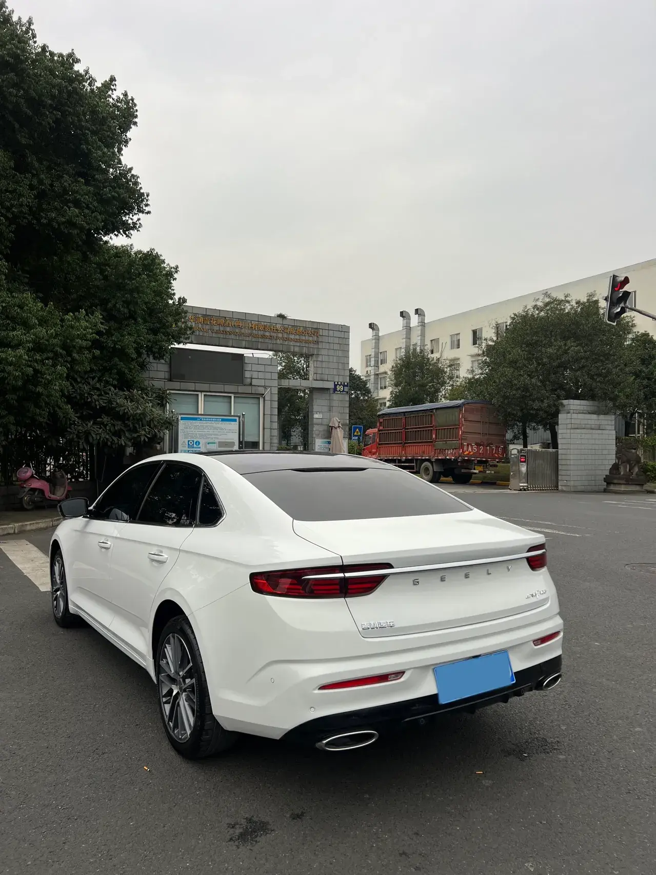 2020 GEELY TUGELLA thumbnail 4