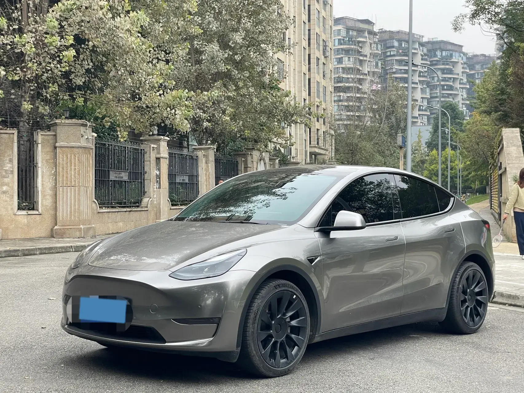 2022 TESLA MODEL view 1