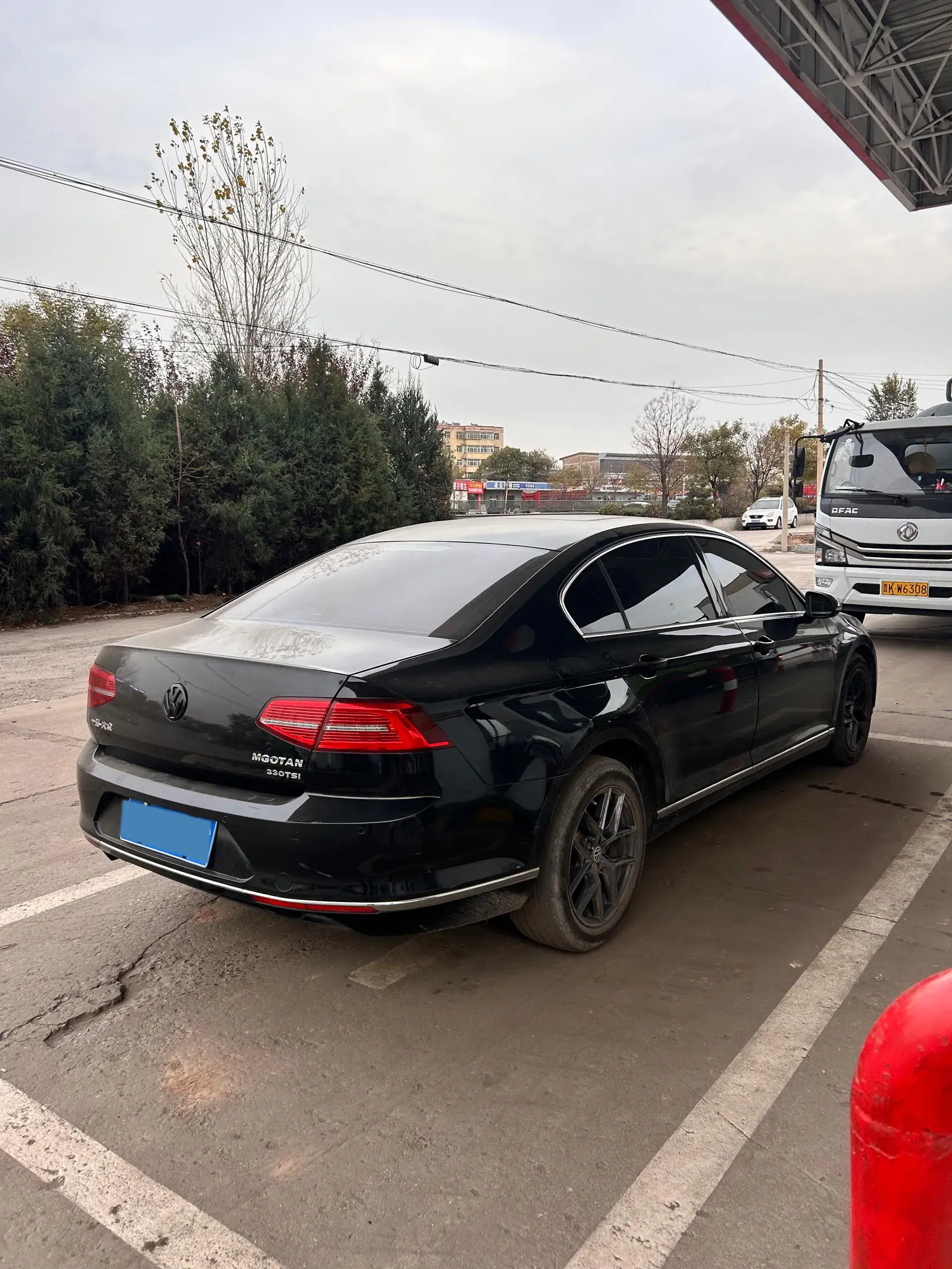 2018 VOLKSWAGEN MAGOTAN thumbnail 3