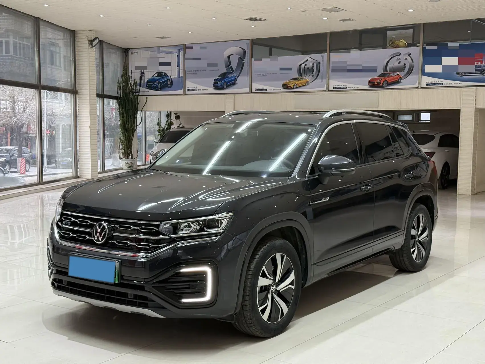 2020 VOLKSWAGEN TAYRON view 1