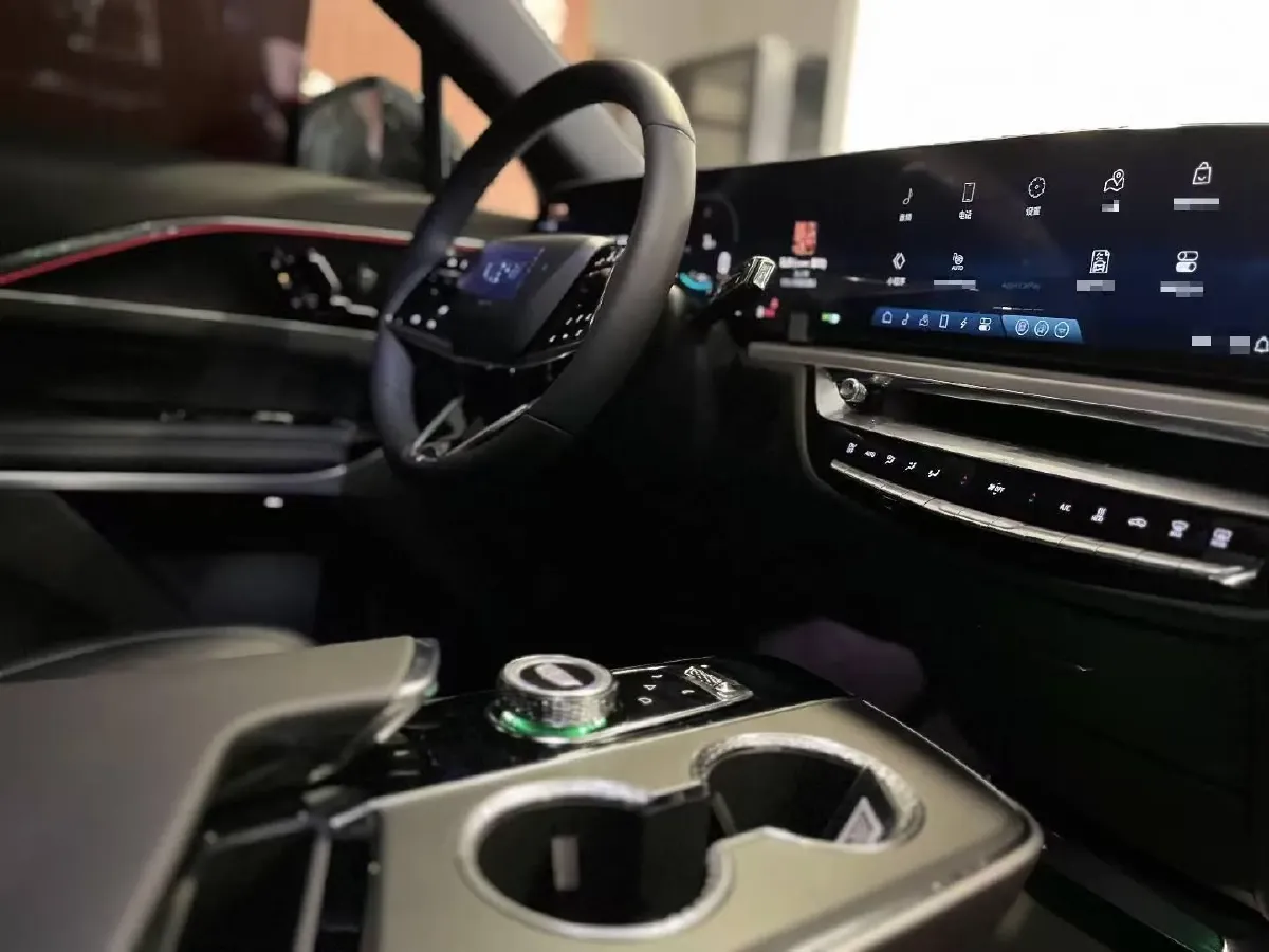 2024 Cadillac IQ Lyriq BEV 68.4KWH,autocango,china used car exporter,china ev exporter,chinese used car exporter,chinese used ev exporter