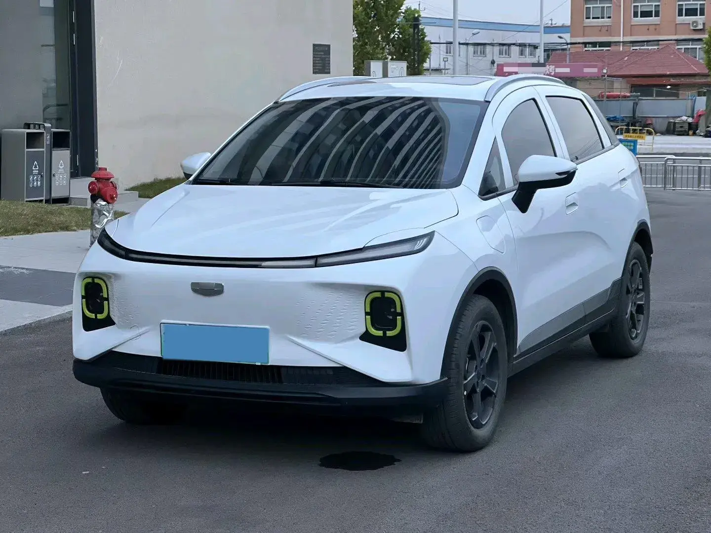 2023 GEOMETRY E view 1