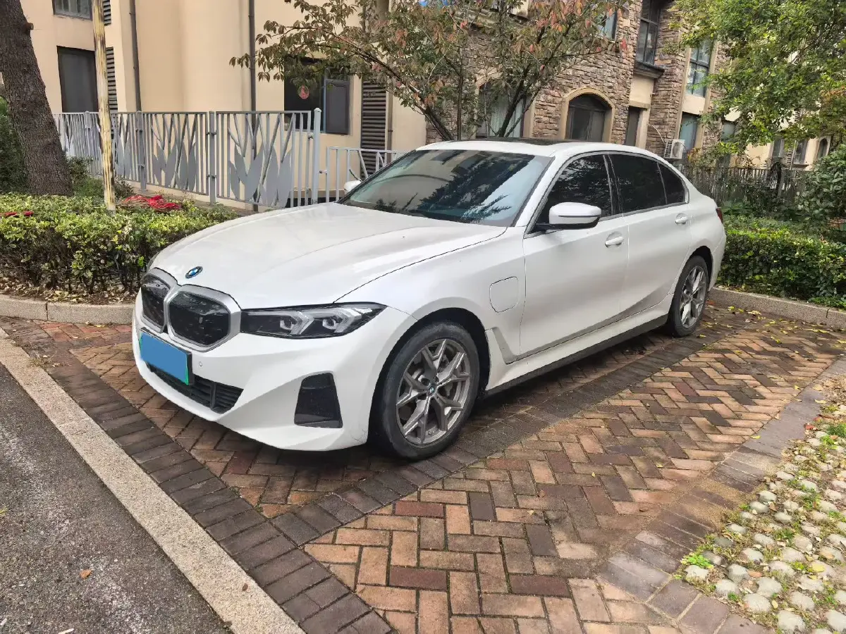 2024 BMW i3 BEV 70KWH