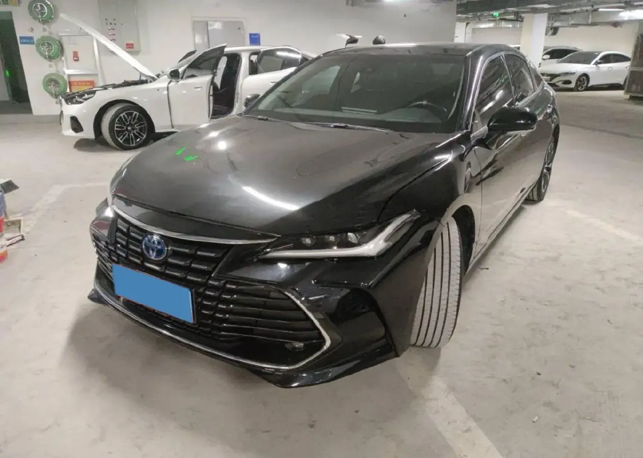 2022 Toyota Avalon 2.5L 178HP L4 E-CVT Hybrid