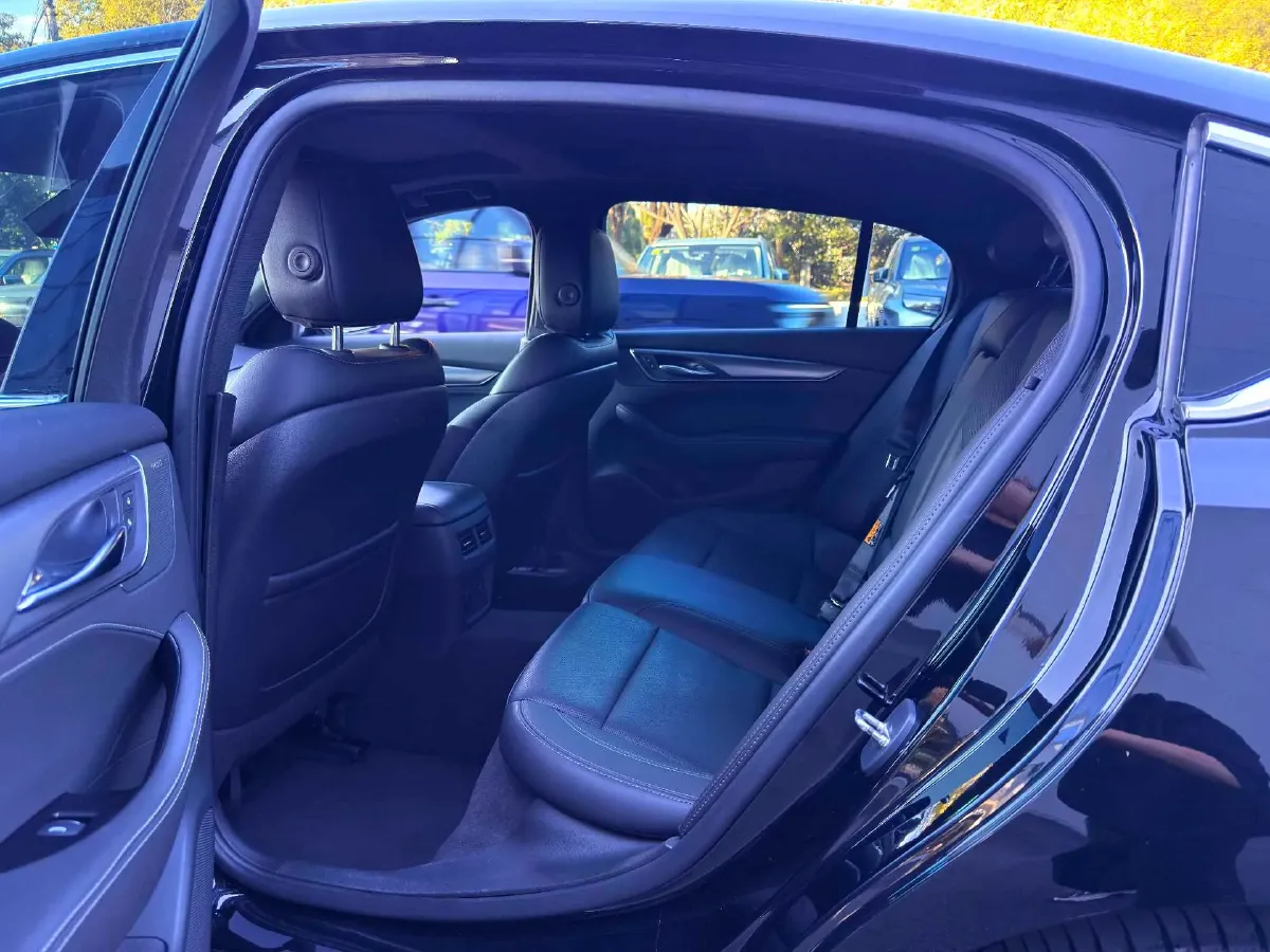 2024 Cadillac CT5 2.0T 237HP L4 10AT,autocango,china used car exporter,china ev exporter,chinese used car exporter,chinese used ev exporter