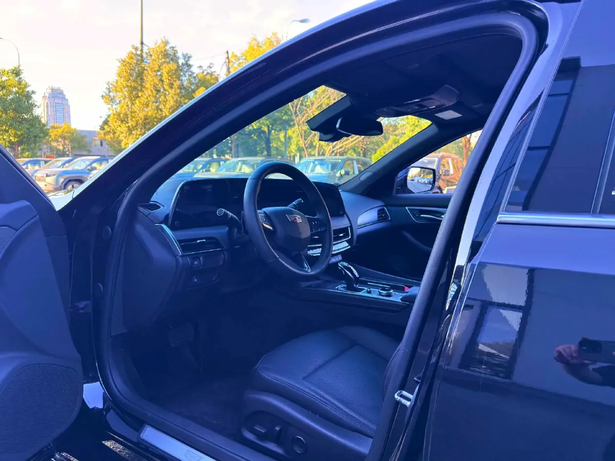 2024 Cadillac CT5 2.0T 237HP L4 10AT,autocango,china used car exporter,china ev exporter,chinese used car exporter,chinese used ev exporter