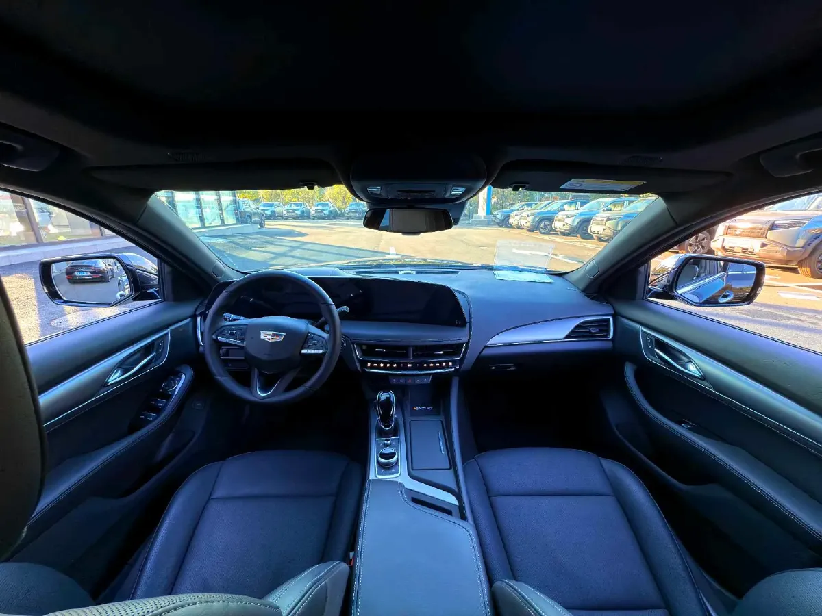 2024 Cadillac CT5 2.0T 237HP L4 10AT,autocango,china used car exporter,china ev exporter,chinese used car exporter,chinese used ev exporter