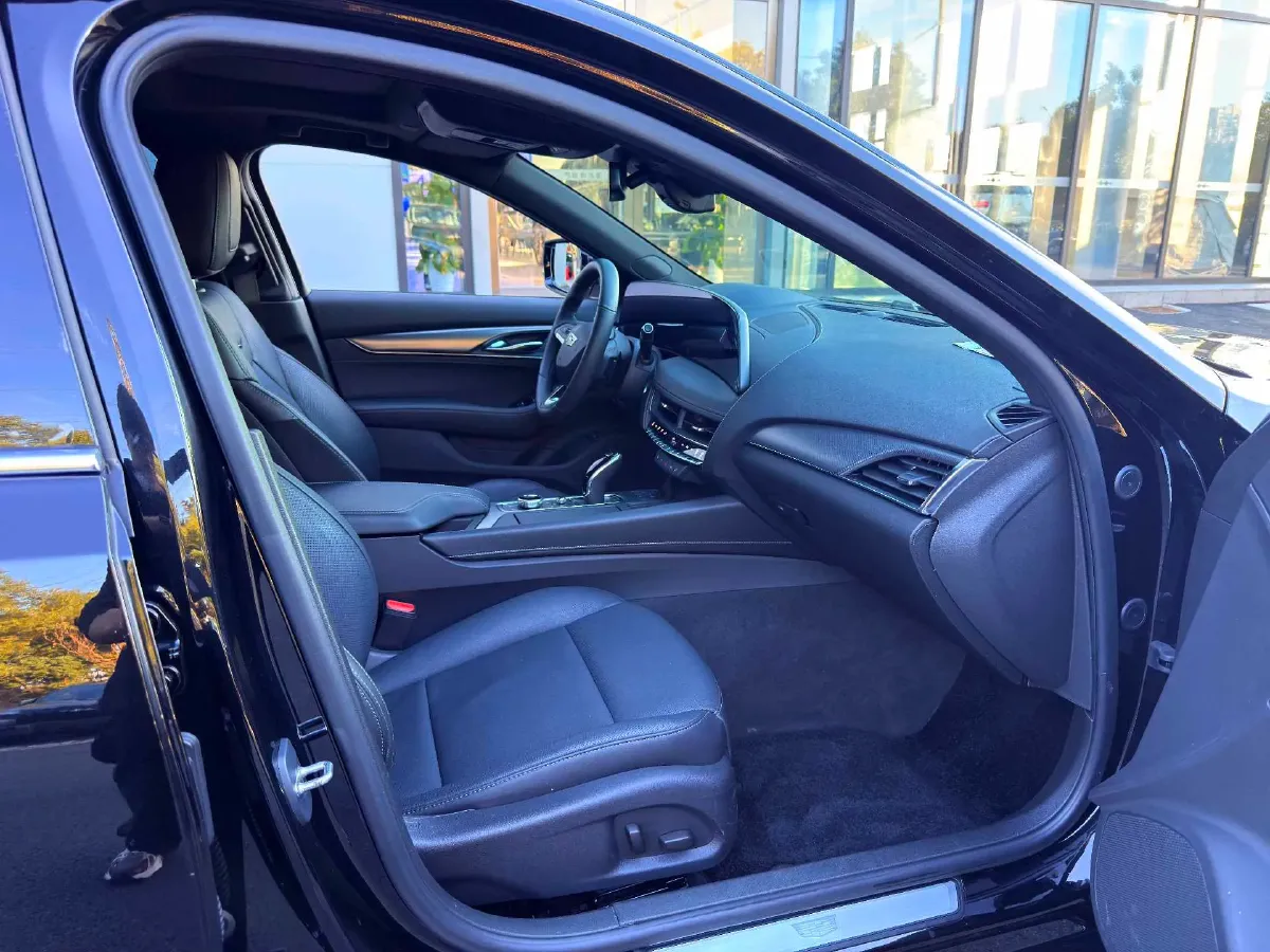 2024 Cadillac CT5 2.0T 237HP L4 10AT,autocango,china used car exporter,china ev exporter,chinese used car exporter,chinese used ev exporter