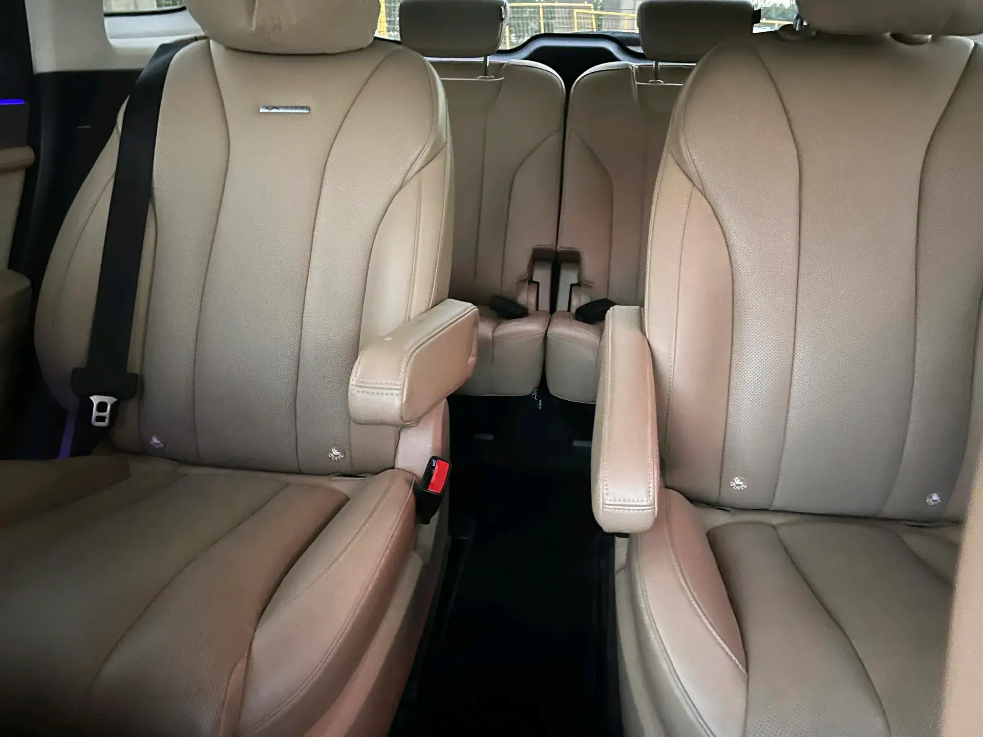 2022 AITO AITO thumbnail 4