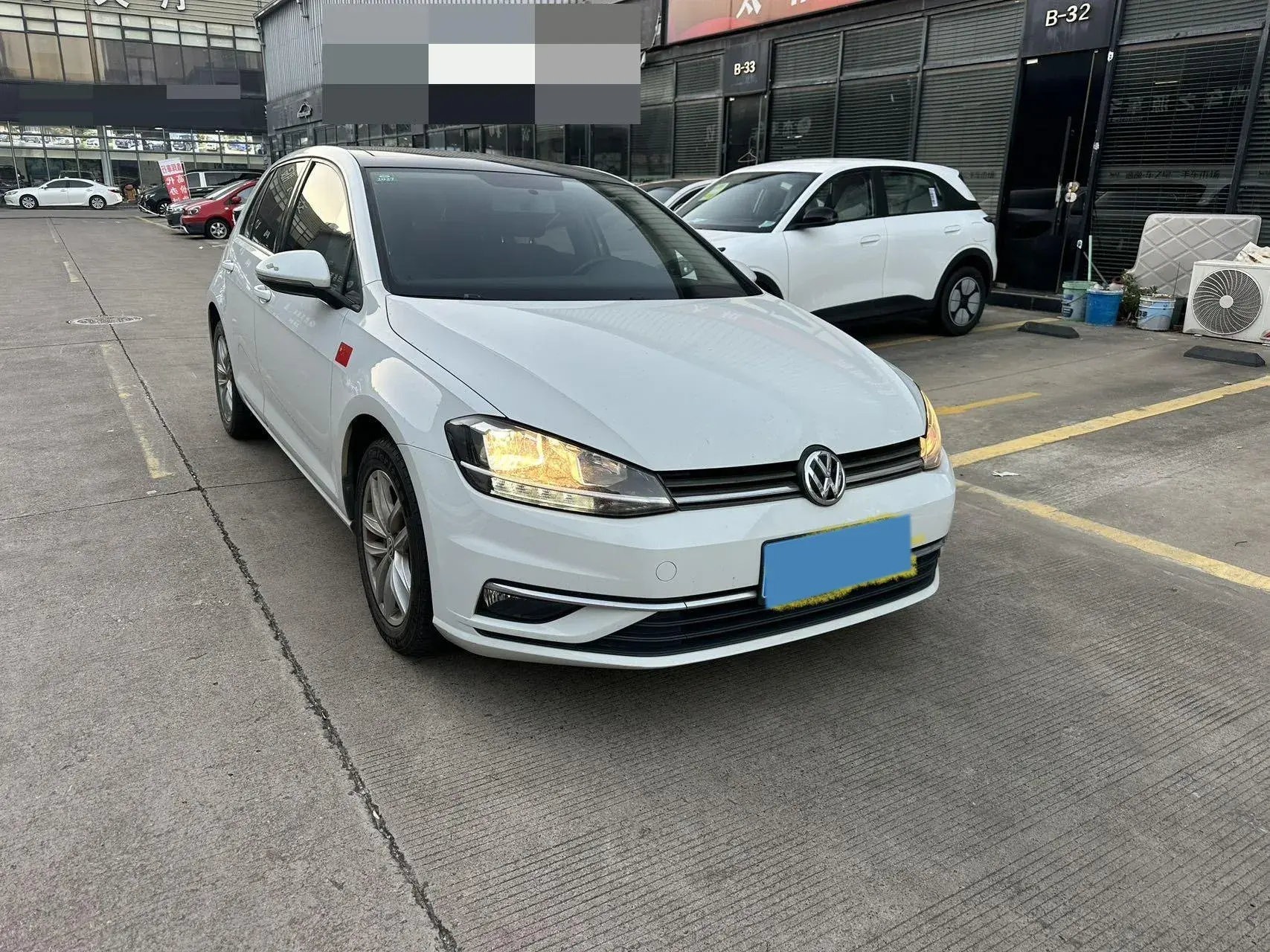 2018 VOLKSWAGEN GOLF thumbnail 3