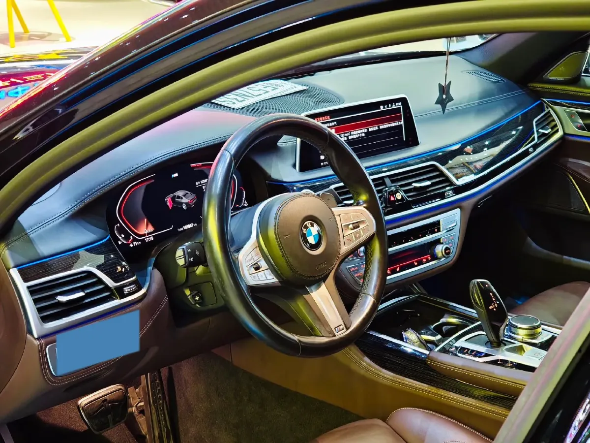 2019 BMW 7 Series 3.0T 340HP L6 8AT,autocango,china used car exporter,china ev exporter,chinese used car exporter,chinese used ev exporter