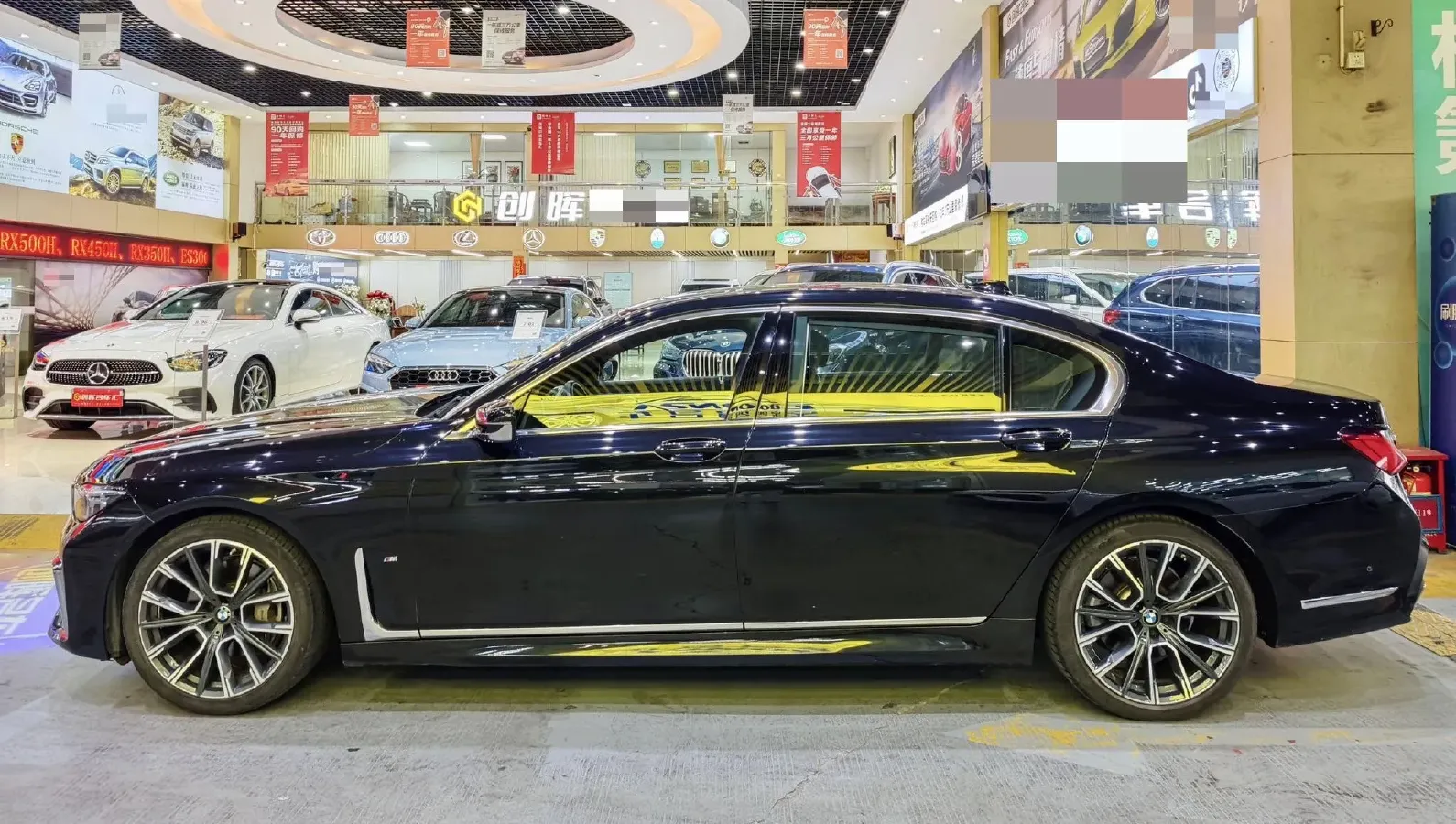 2019 BMW 7 Series 3.0T 340HP L6 8AT,autocango,china used car exporter,china ev exporter,chinese used car exporter,chinese used ev exporter