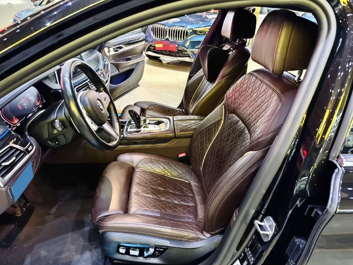 2019 BMW 7 Series 3.0T 340HP L6 8AT,autocango,china used car exporter,china ev exporter,chinese used car exporter,chinese used ev exporter