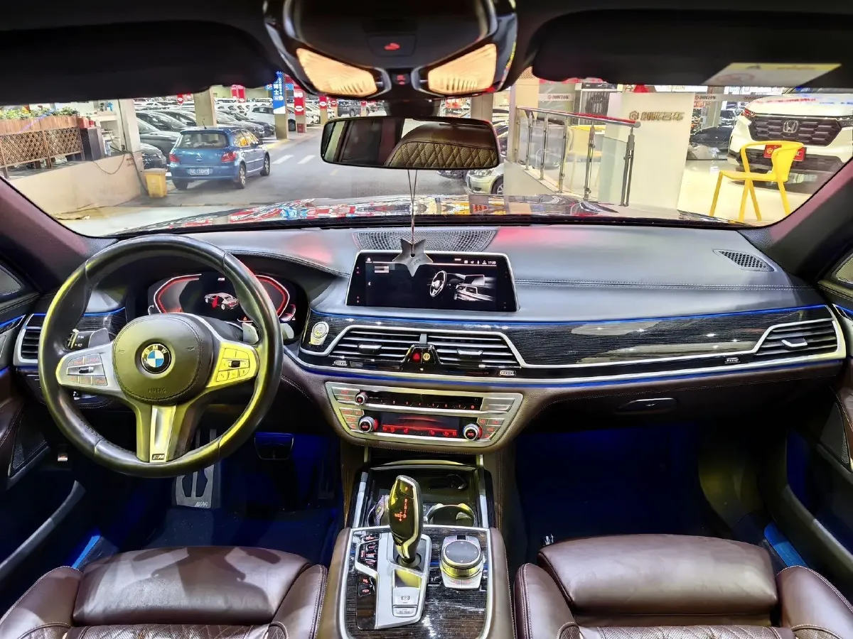 2019 BMW 7 Series 3.0T 340HP L6 8AT,autocango,china used car exporter,china ev exporter,chinese used car exporter,chinese used ev exporter
