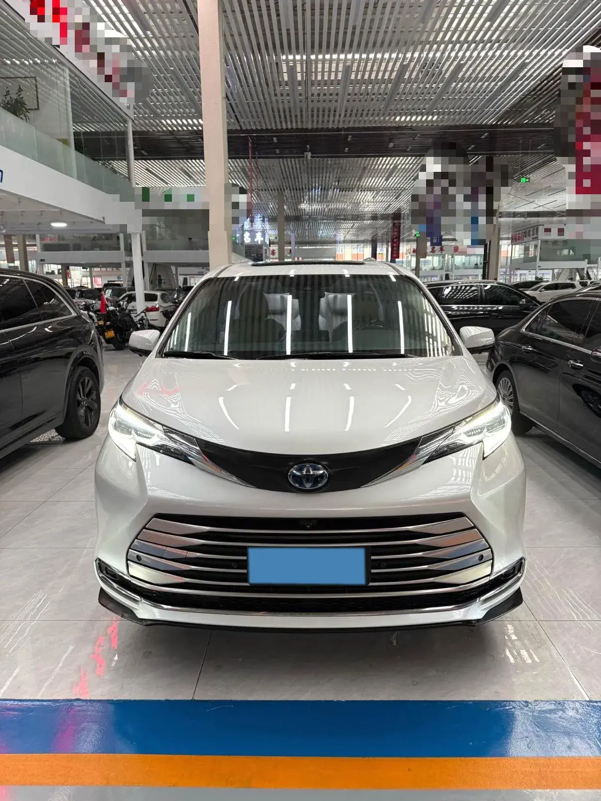 2023 TOYOTA SIENNA thumbnail 2