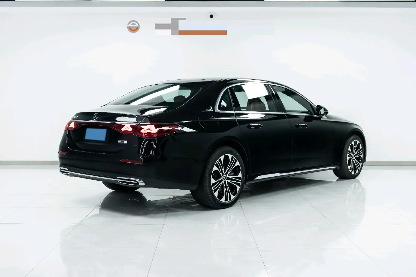 2024 Mercedes-Benz E Class 2.0T 204HP L4 9AT PHEV 25.4KWH,autocango,china used car exporter,china ev exporter,chinese used car exporter,chinese used ev exporter