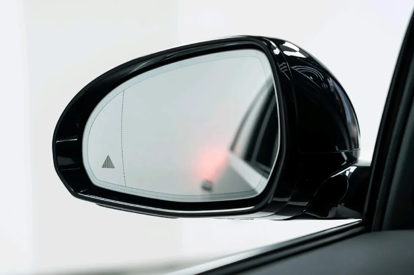 2024 Mercedes-Benz E Class 2.0T 204HP L4 9AT PHEV 25.4KWH,autocango,china used car exporter,china ev exporter,chinese used car exporter,chinese used ev exporter