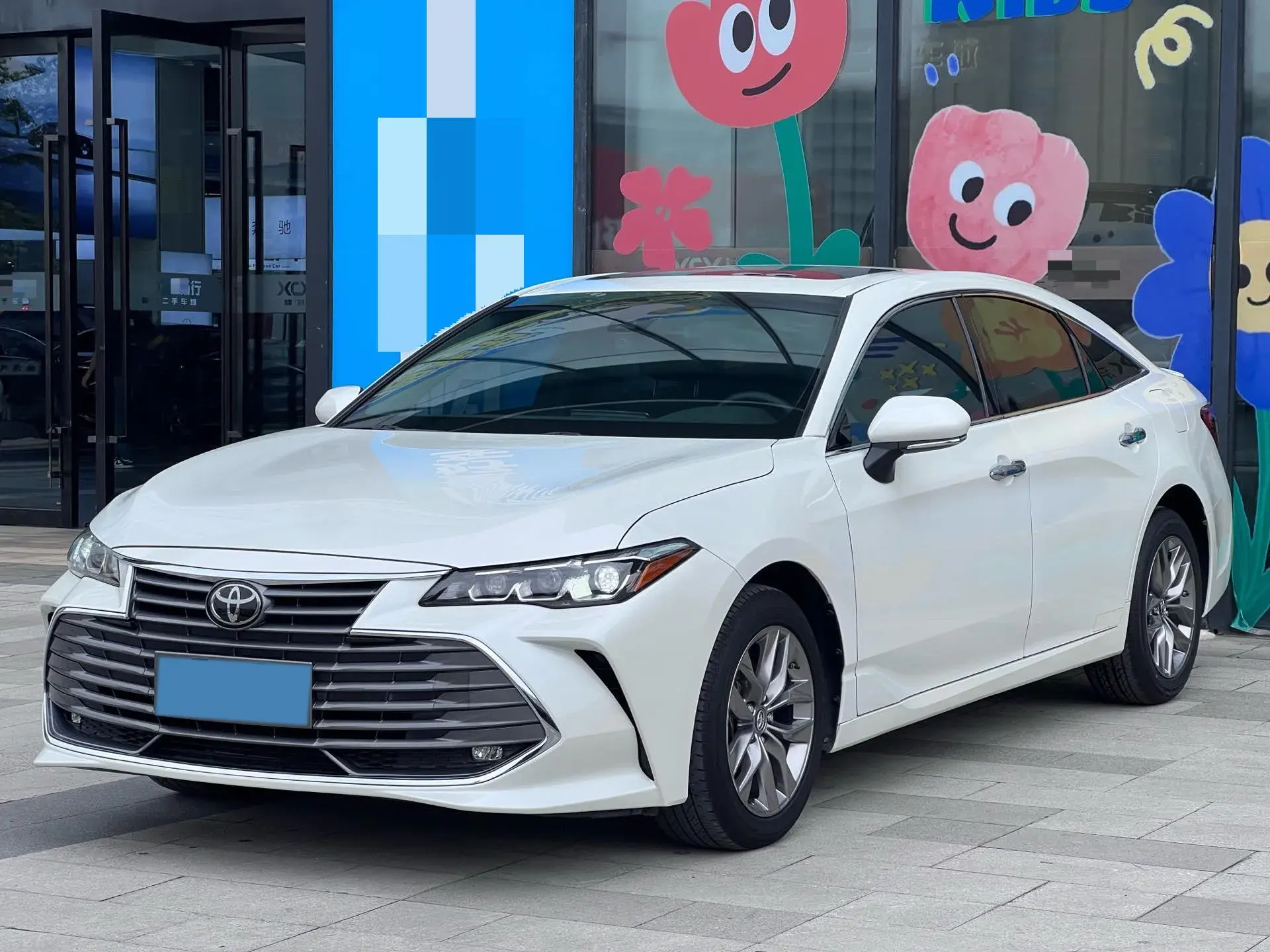 2021 TOYOTA AVALON view 1