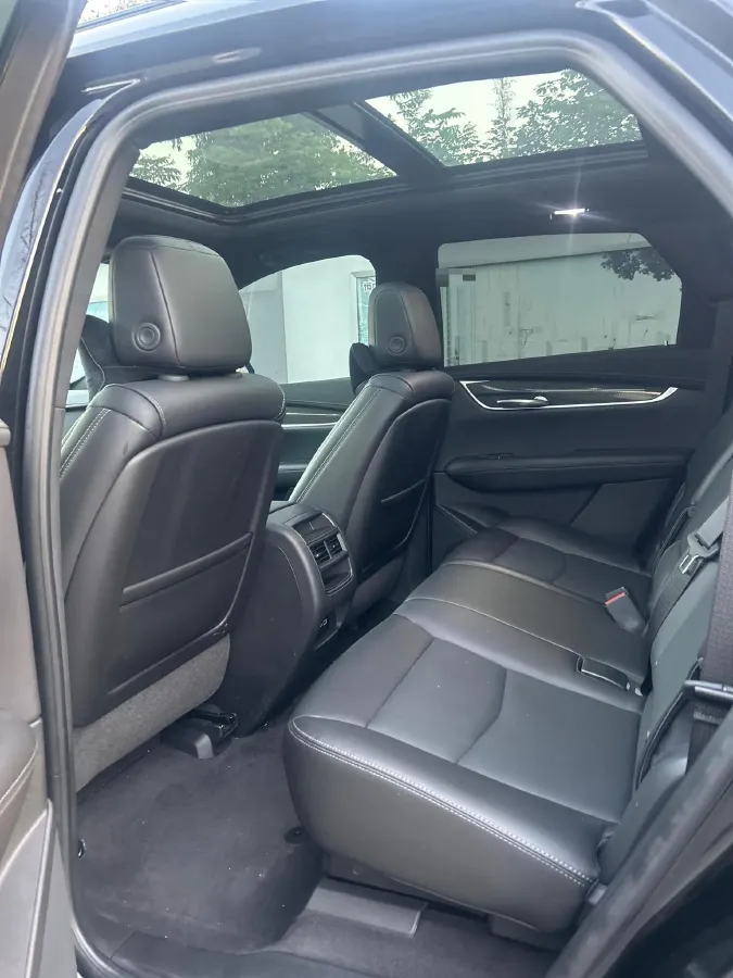 2022 Cadillac XT5 2.0T 237HP L4 9AT,autocango,china used car exporter,china ev exporter,chinese used car exporter,chinese used ev exporter