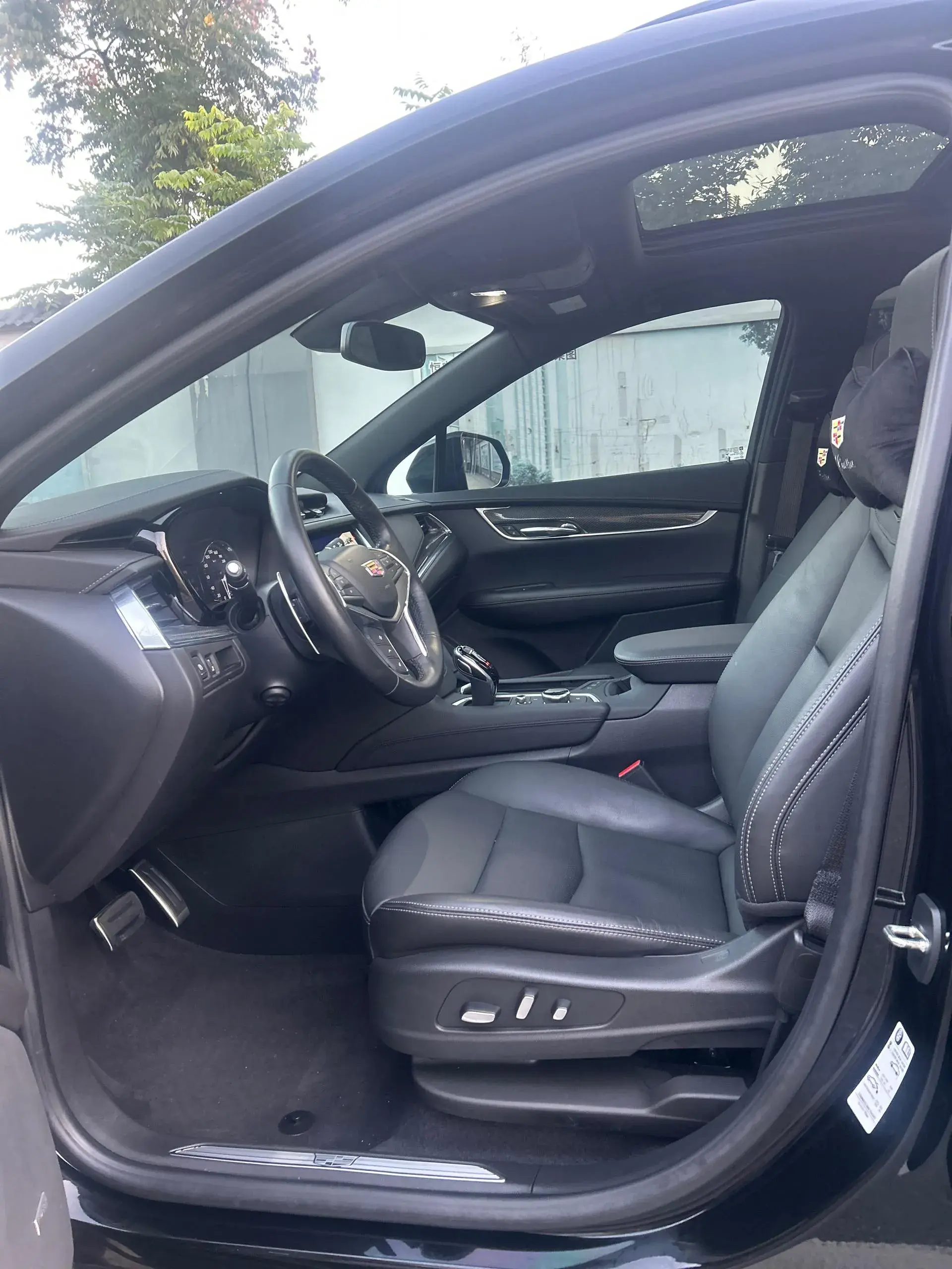 2022 CADILLAC XT5 thumbnail 4