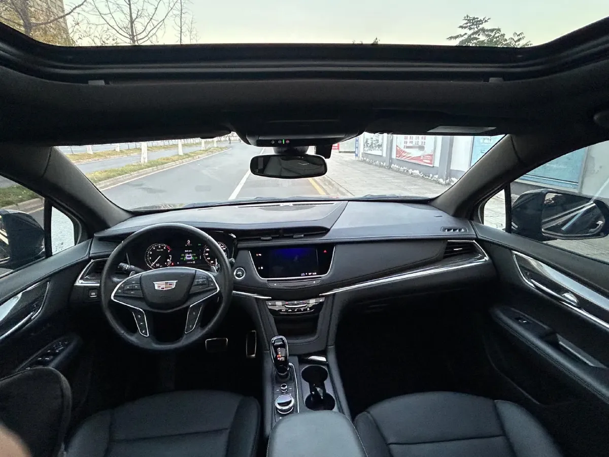 2022 Cadillac XT5 2.0T 237HP L4 9AT,autocango,china used car exporter,china ev exporter,chinese used car exporter,chinese used ev exporter