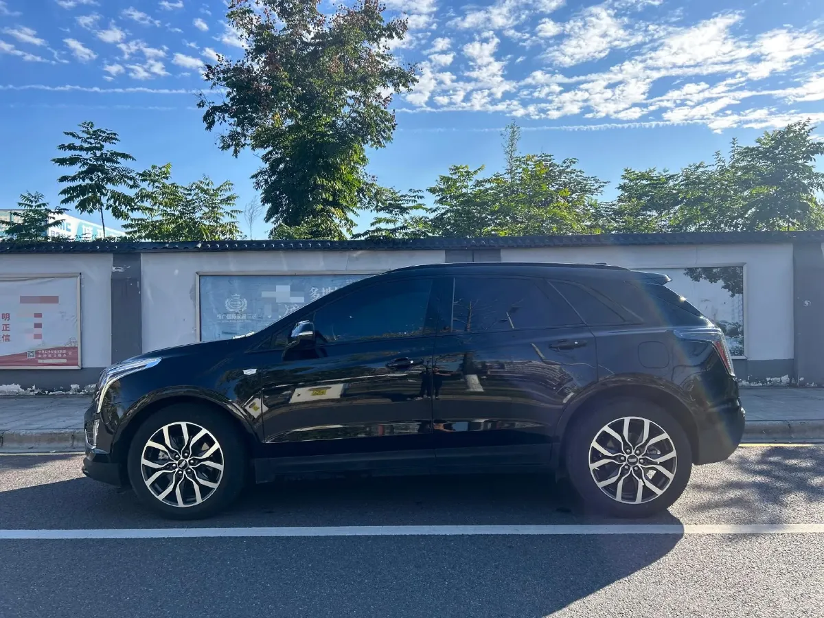 2022 Cadillac XT5 2.0T 237HP L4 9AT,autocango,china used car exporter,china ev exporter,chinese used car exporter,chinese used ev exporter