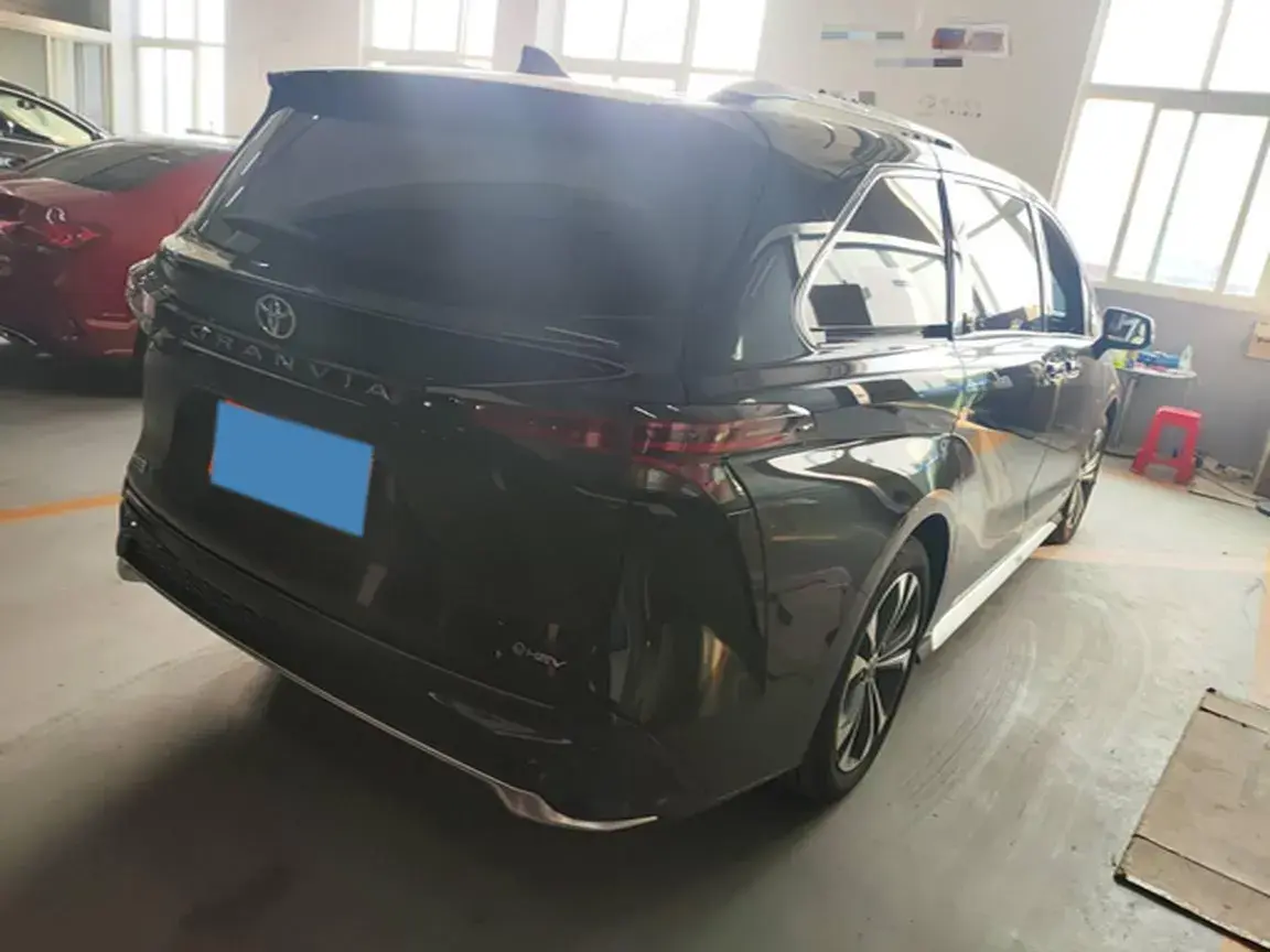 2024 TOYOTA GRANVIA thumbnail 4