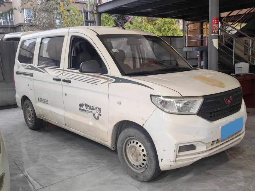 2019 WuLing HongGuang V 1.5L 105HP L4 5MT,autocango,china used car exporter,china ev exporter,chinese used car exporter,chinese used ev exporter