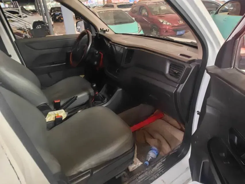 2019 WuLing HongGuang V 1.5L 105HP L4 5MT,autocango,china used car exporter,china ev exporter,chinese used car exporter,chinese used ev exporter