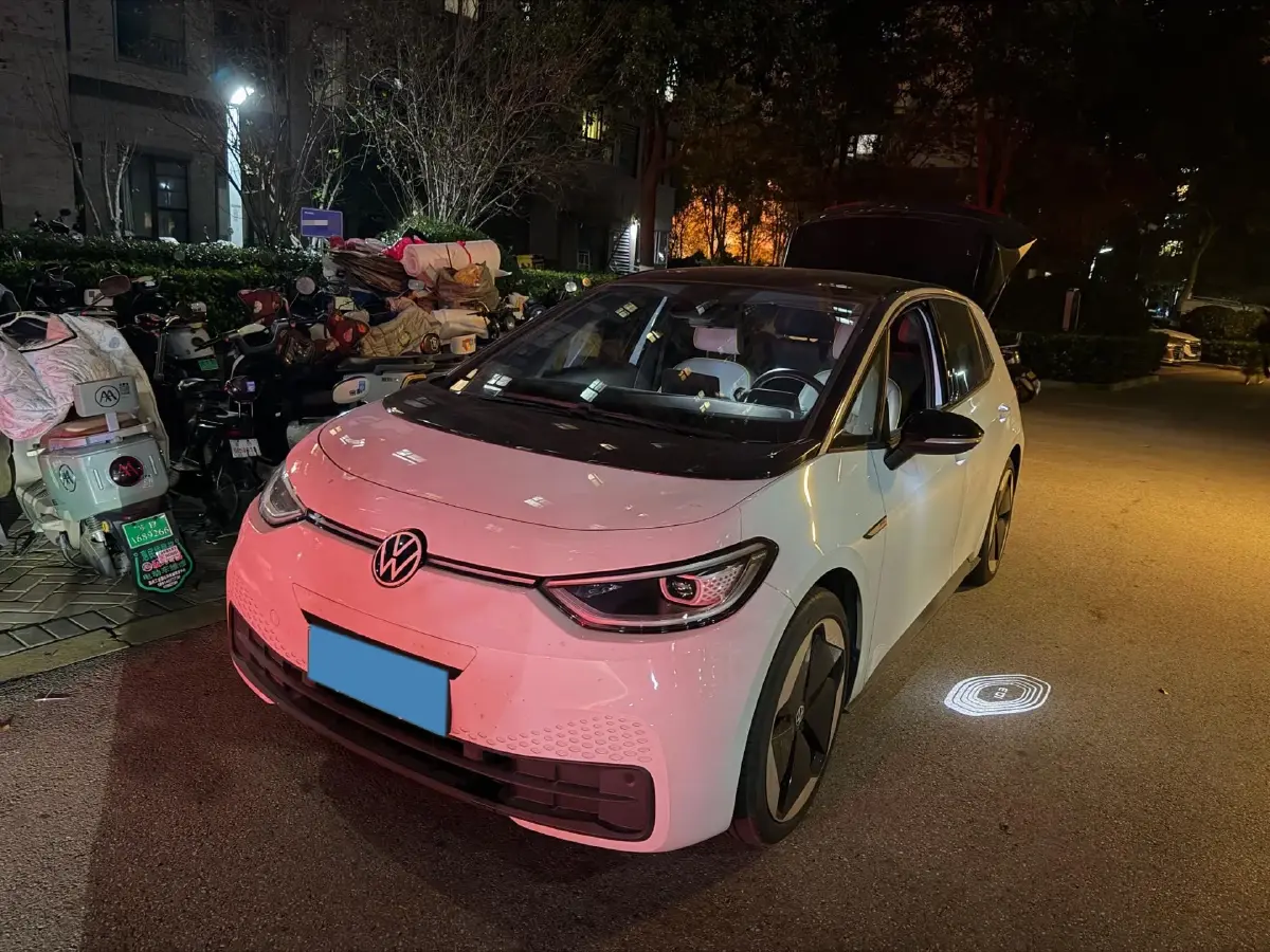 2023 Volkswagen ID.3 BEV 52.8KWH