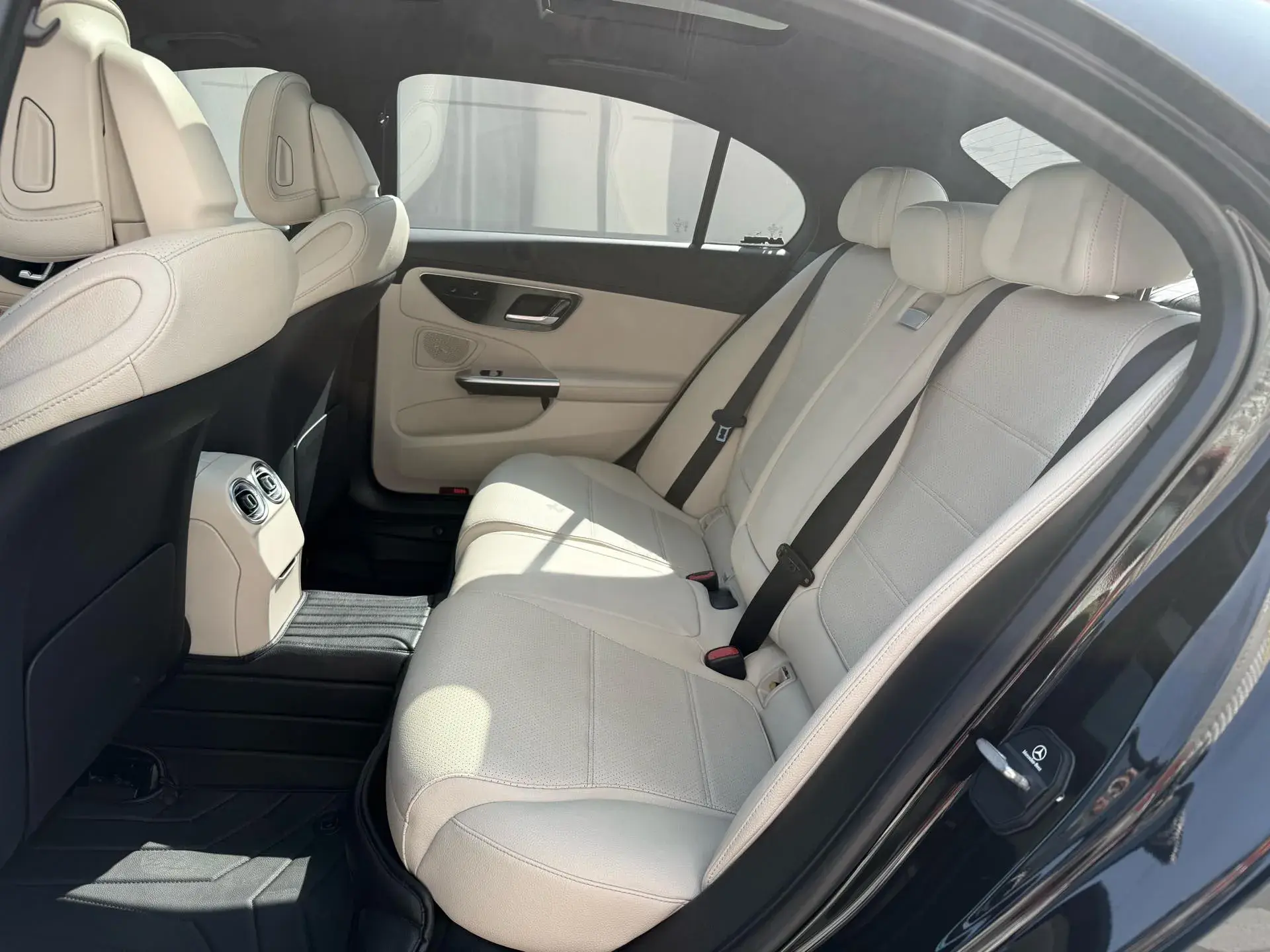 2022 MERCEDES-BENZ C thumbnail 4