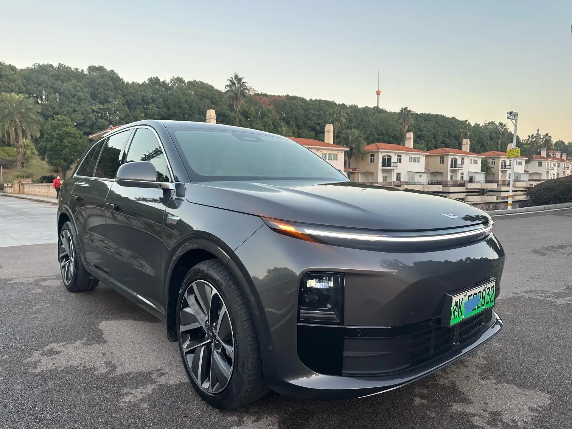 2024 LI L6 thumbnail 3