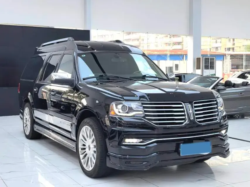 2017 LINCOLN NAVIGATOR thumbnail 3