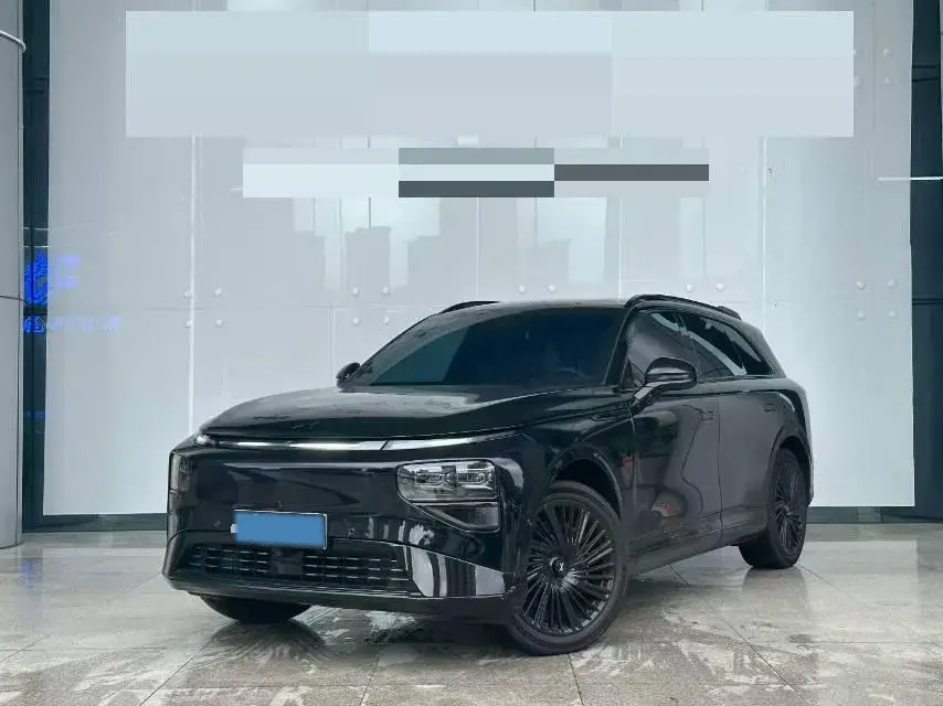 2025 XPENG G9 view 1