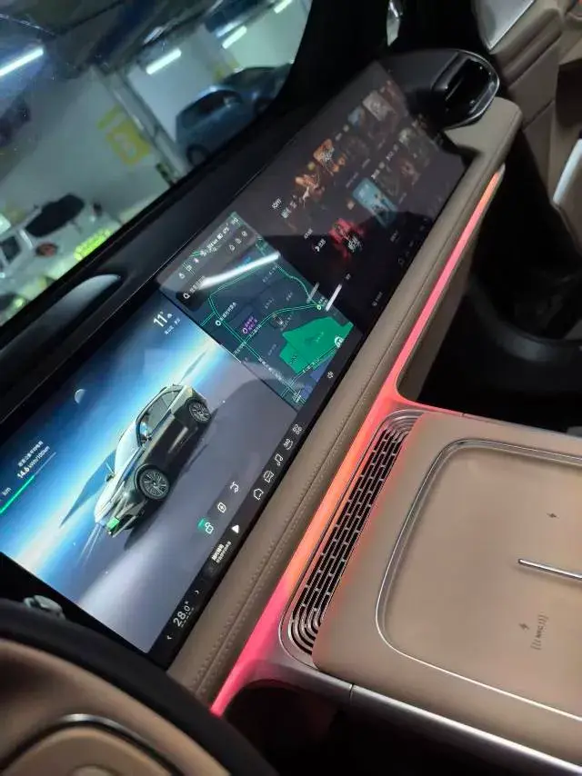 2025 XPENG G9 thumbnail 4