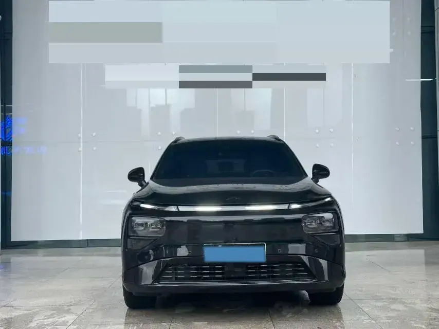 2025 XPENG G9 thumbnail 2