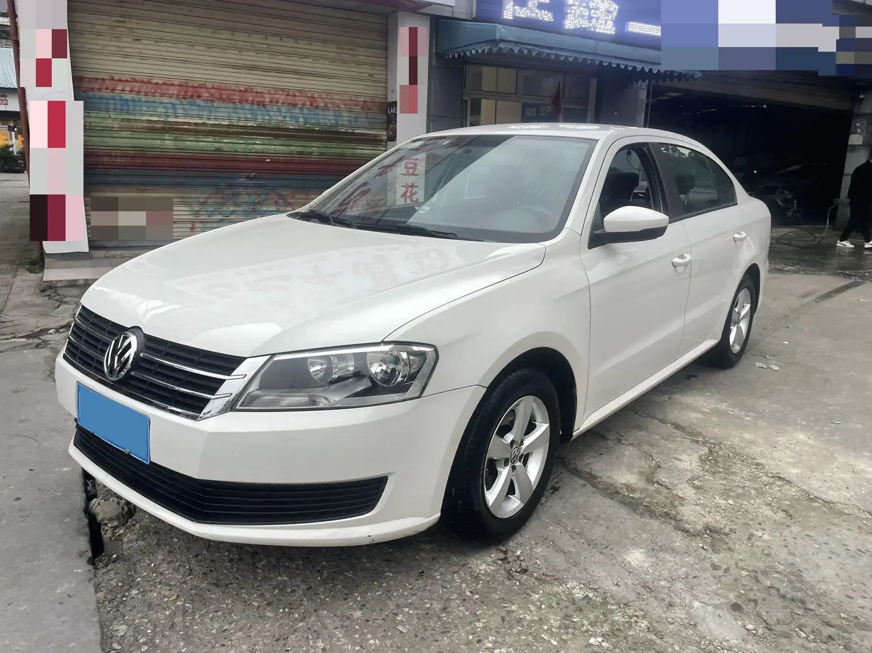 2013 VOLKSWAGEN LAVIDA view 1