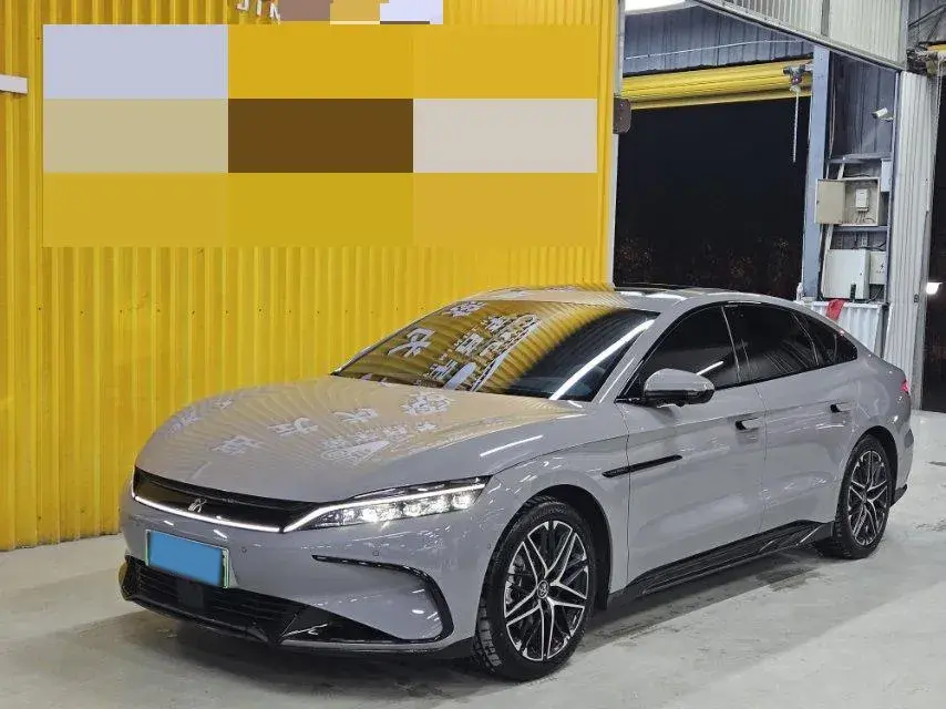 2025 BYD HAN view 1
