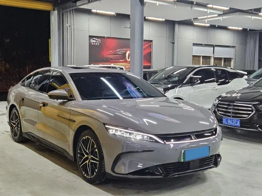2025 BYD HAN thumbnail 3