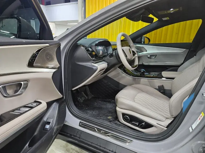 2025 BYD HAN thumbnail 4